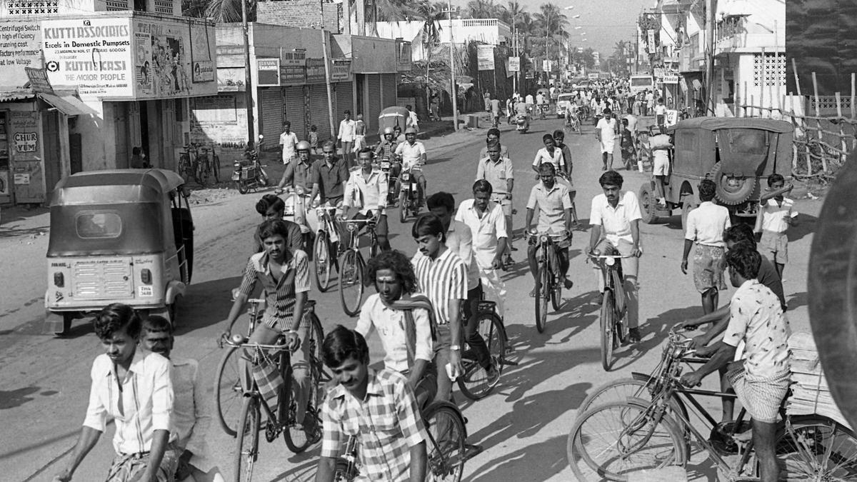 Two-wheelers dominate Chennai's streets as cycling legacy fades