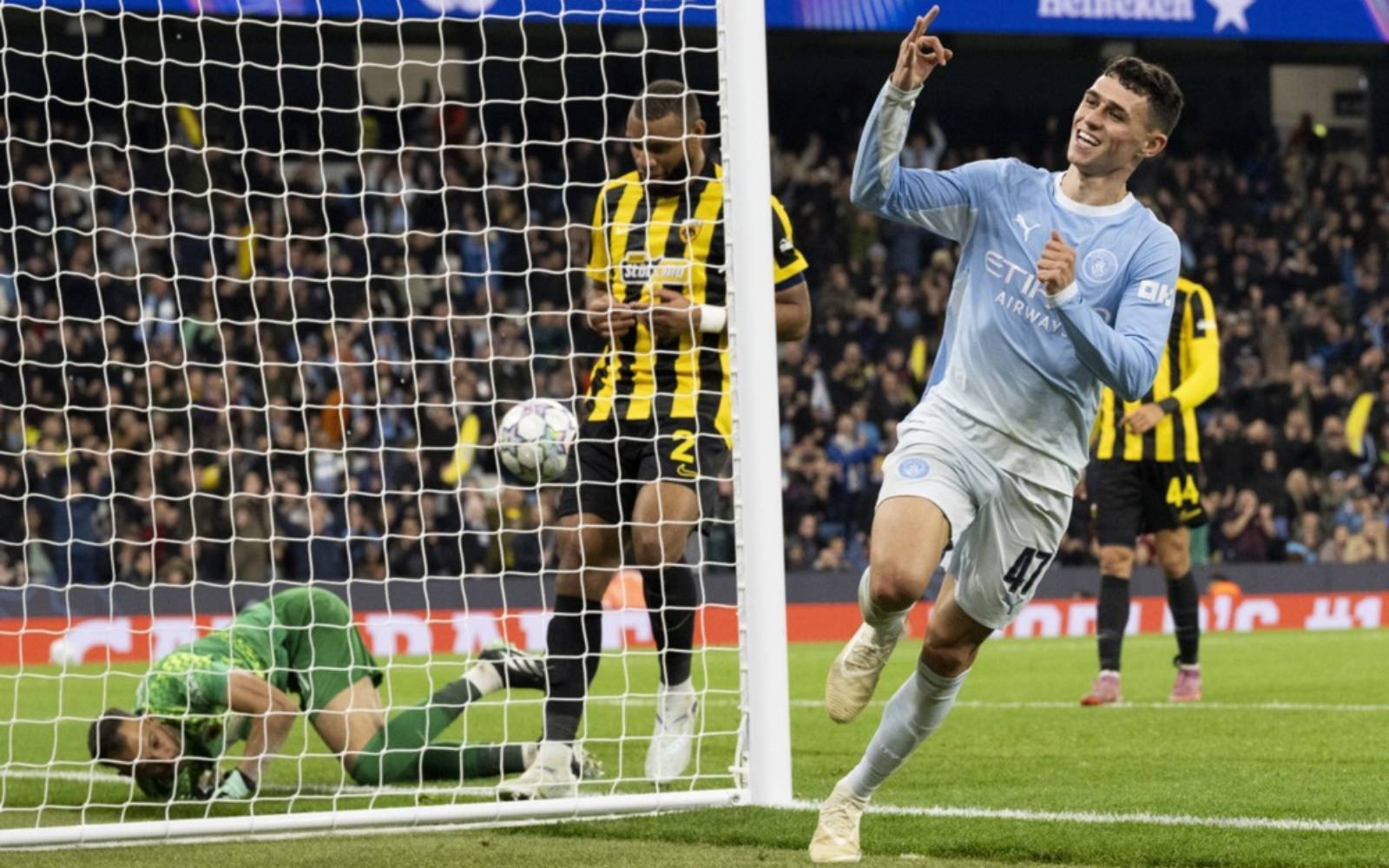 Foden Cengkam Tiga Gol, Man City Belasah AEK Athens 5-1