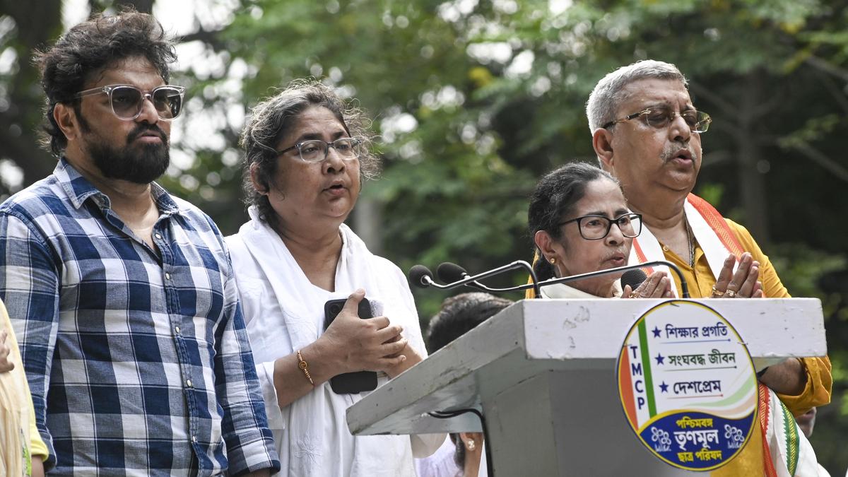 FIR filed against Mamata Banerjee over alleged High Court order breach