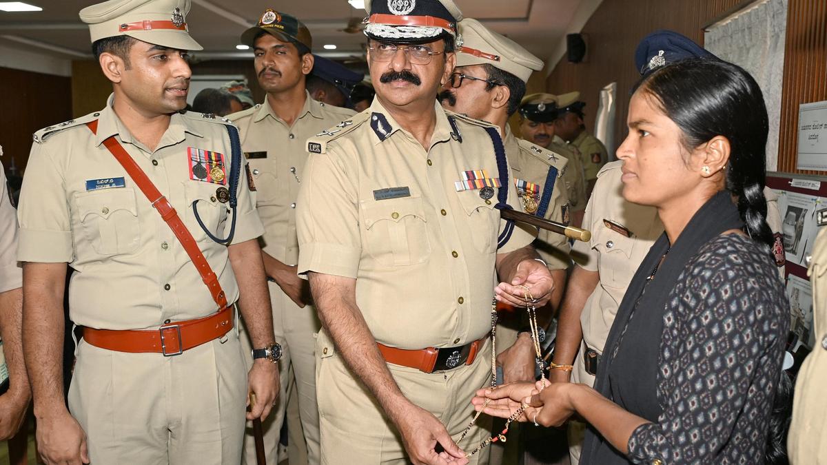 शिवमोग्गा पुलिस ने चोरी के मामलों में बरामद संपत्ति लौटाई