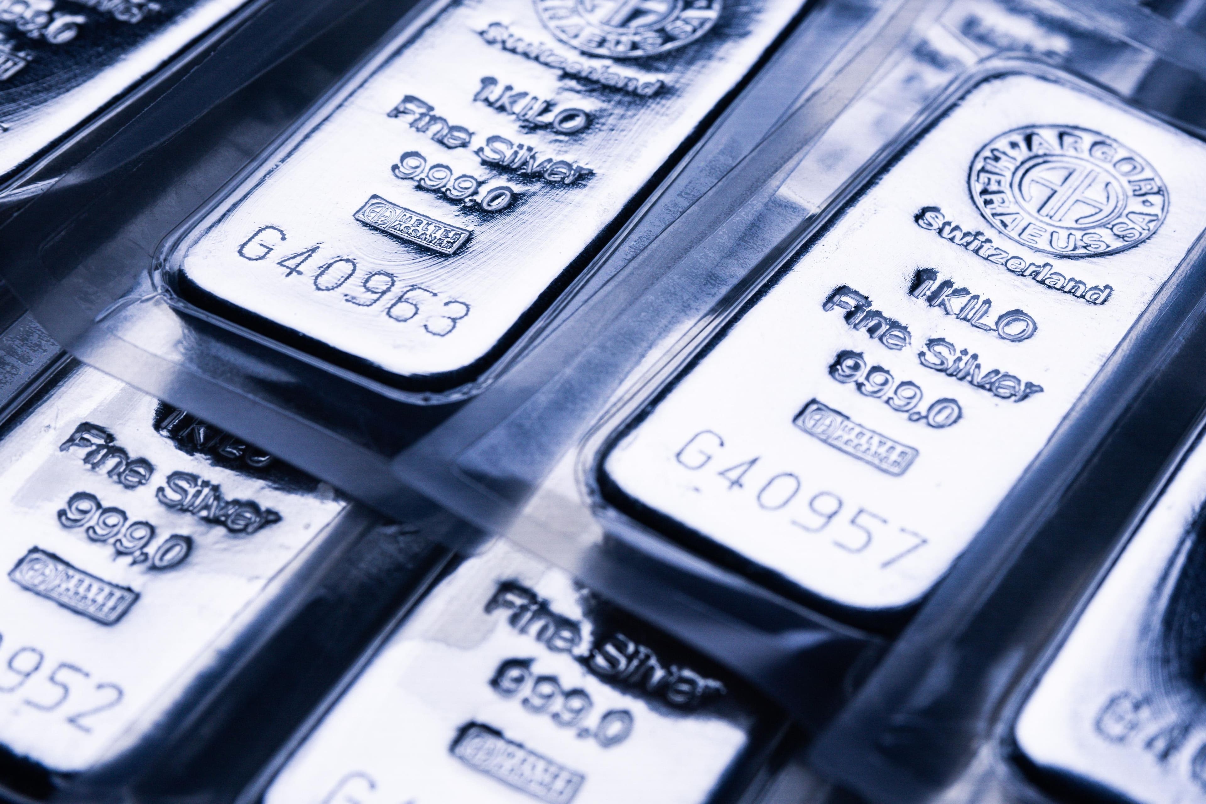 India approves major silver imports to stabilize domestic market premiums