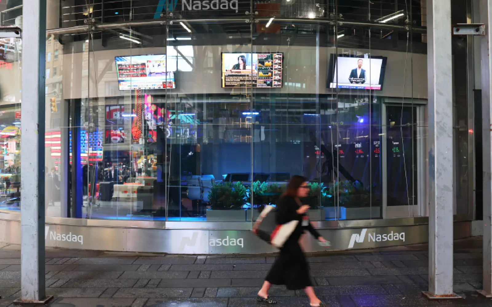 Saham Alphabet merosot 12.6% selepas perbelanjaan AI besar-besaran
