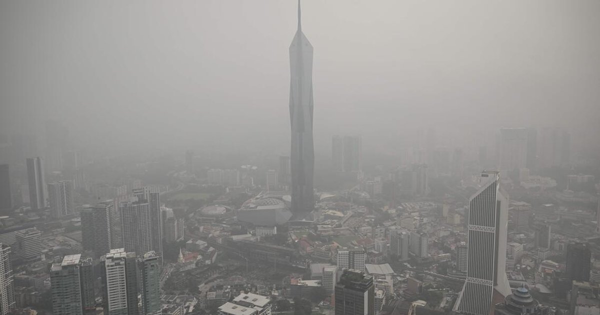 Malaysia to shut schools, ban gatherings as haze crisis deepens