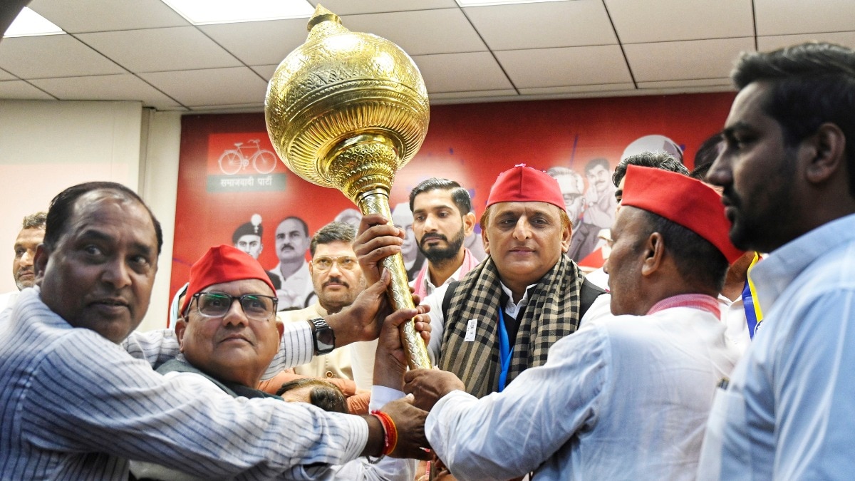 वाराणसी में भाजपा की पकड़ कमजोर? सपा का दावा, विधान परिषद चुनाव में संदेश