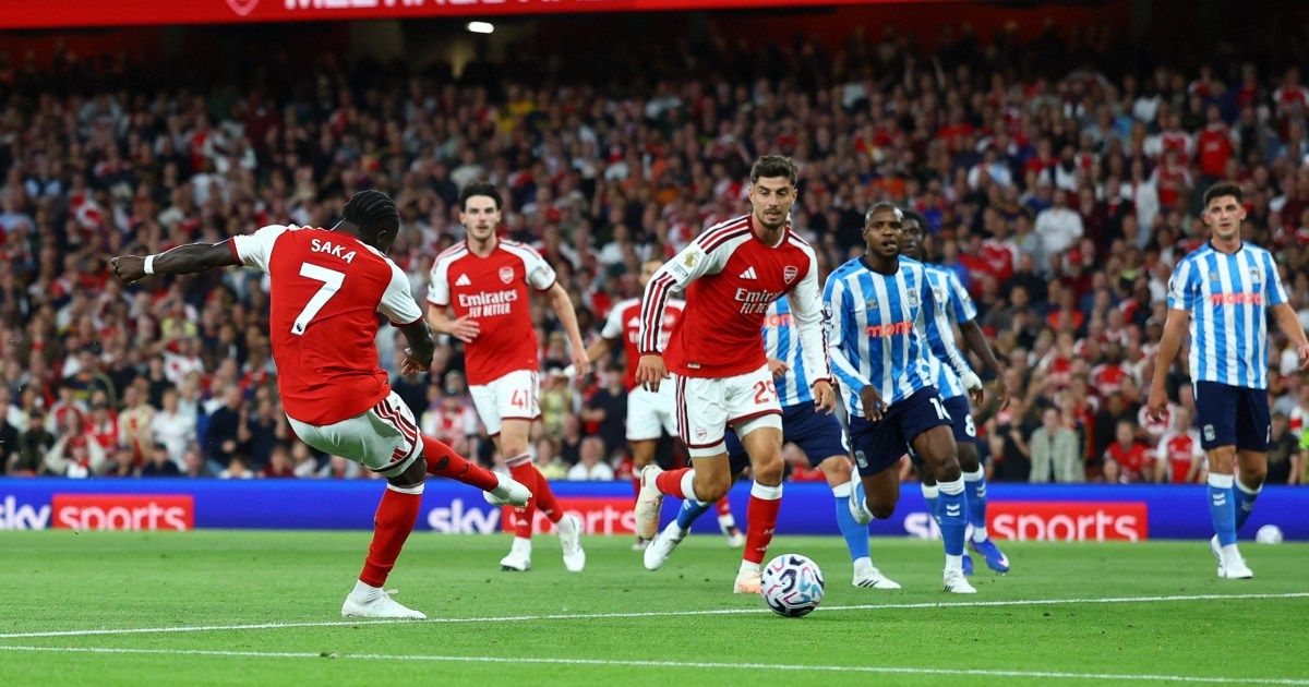 Arsenal crushes Coventry 3-0 in commanding Premier League title defence opener