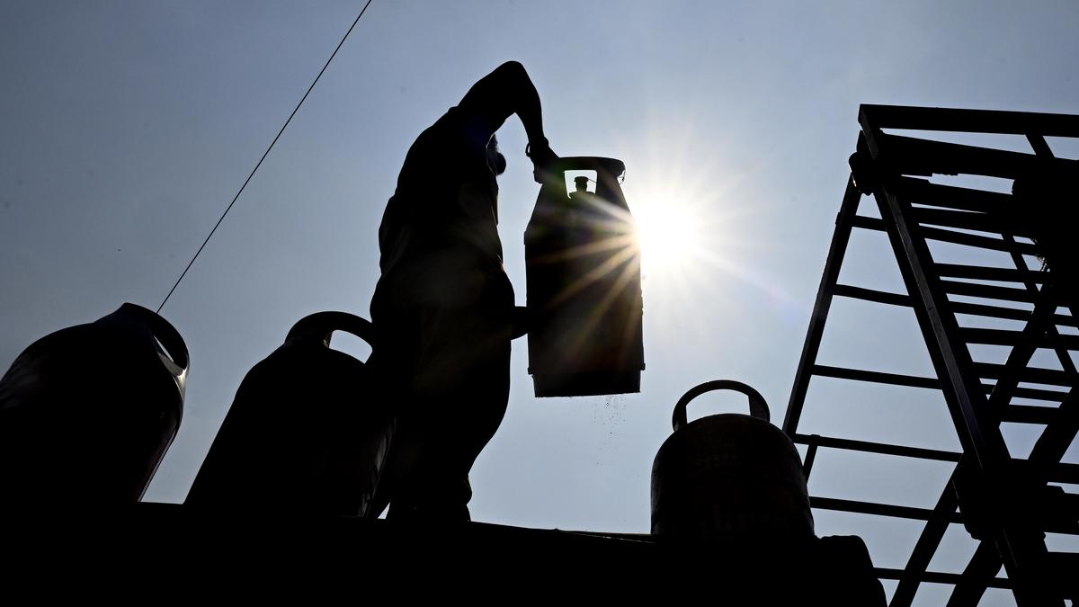 High costs deter Karnataka consumers from switching to 10kg LPG cylinders