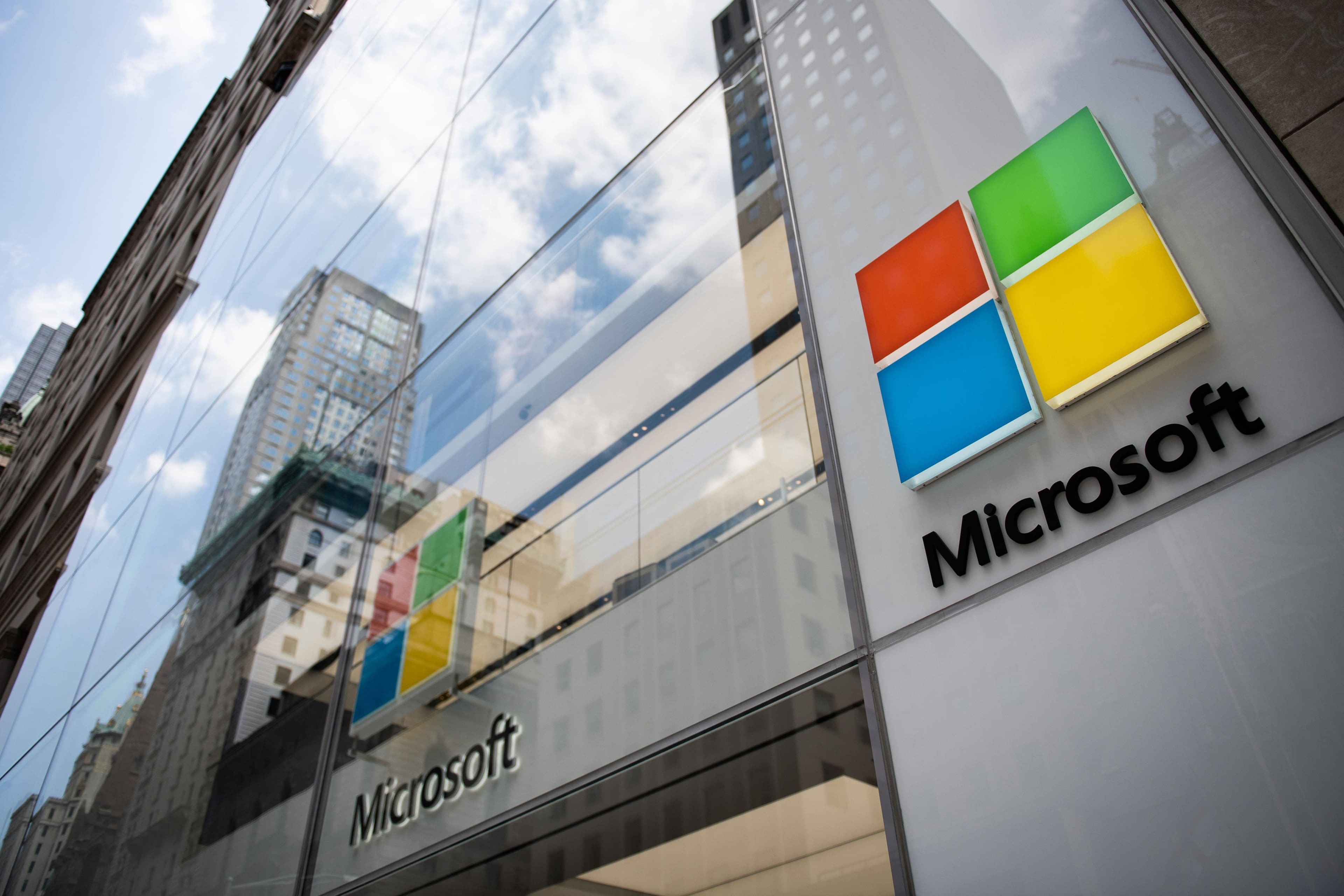 Microsoft's cloud surge and cash flow ease AI investment worries