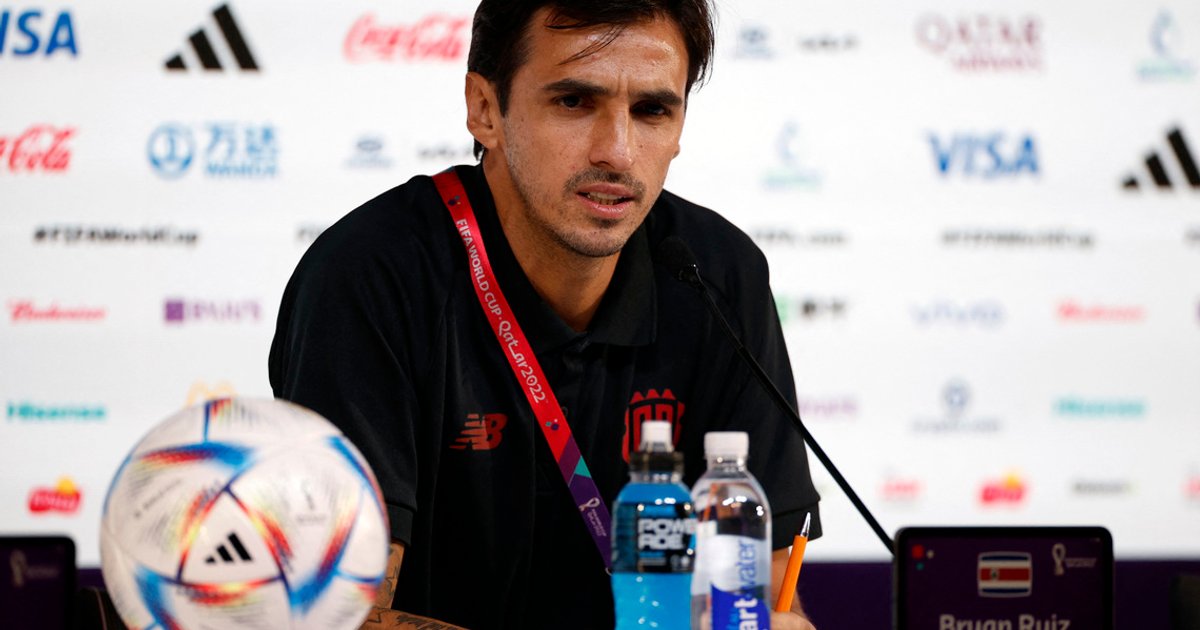 Costa Rica names former captain Ruiz as World Cup qualifying coach