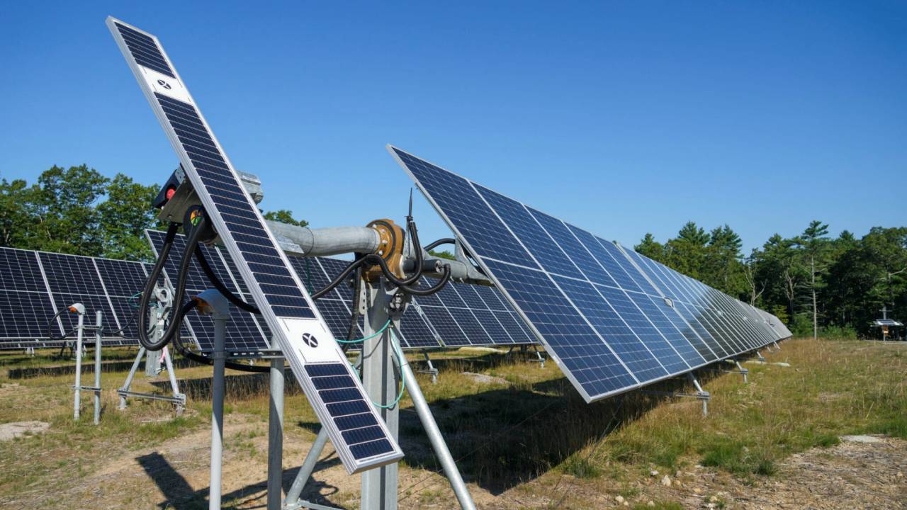 US judge orders reinstatement of $7 billion solar energy program