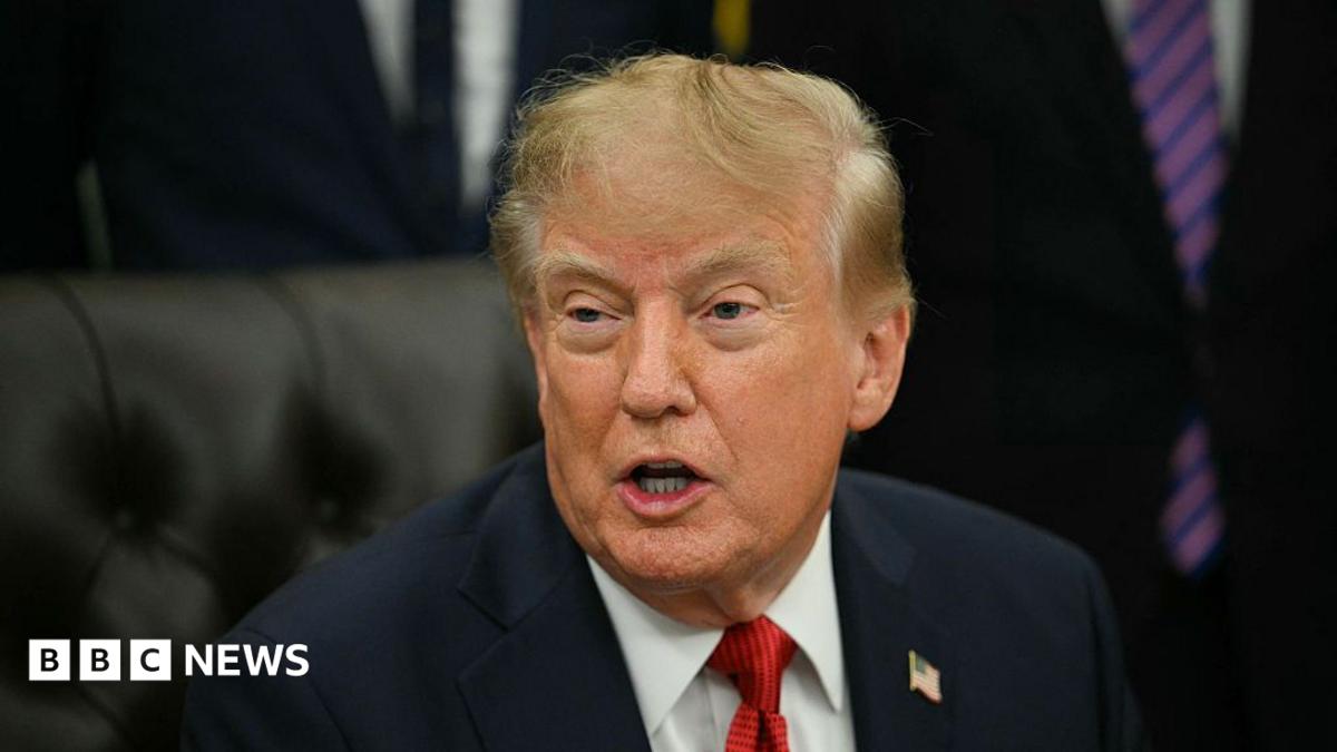 Trump bars major news outlets from White House, citing 'fake news'