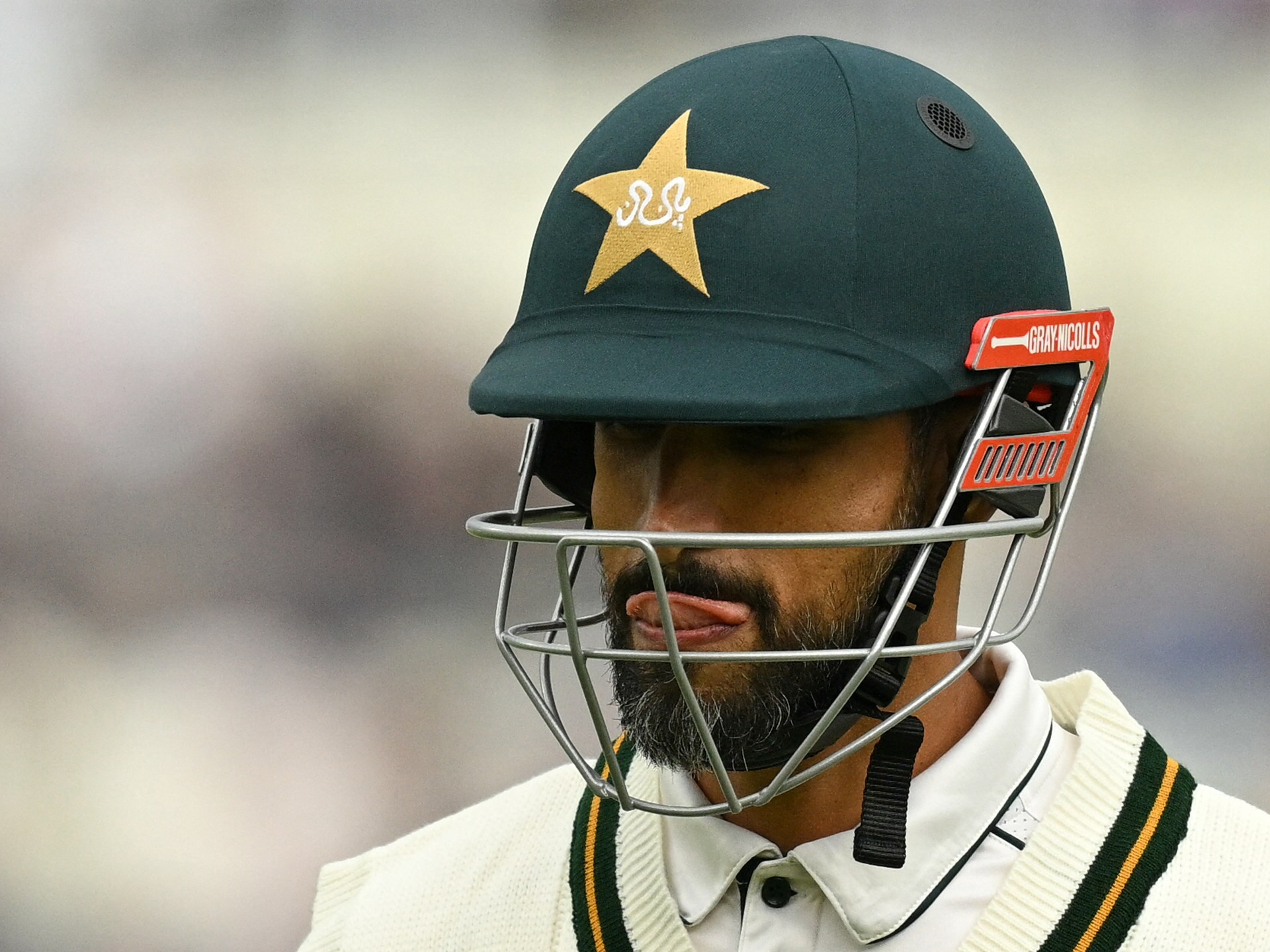 England bowlers dismantle Pakistan for 133 in third Test