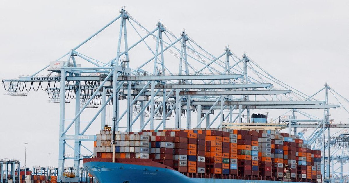US trade deficit widens on surging imports despite tariff measures
