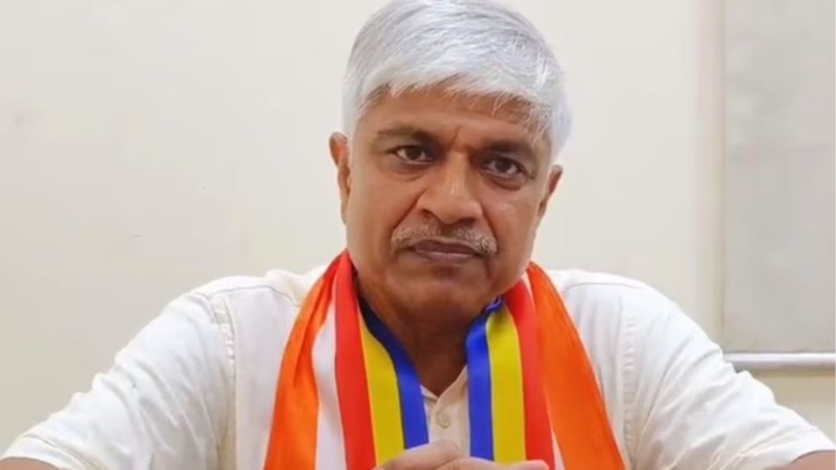 Congress stakes claim to 200 seats in UP alliance talks with Samajwadi Party