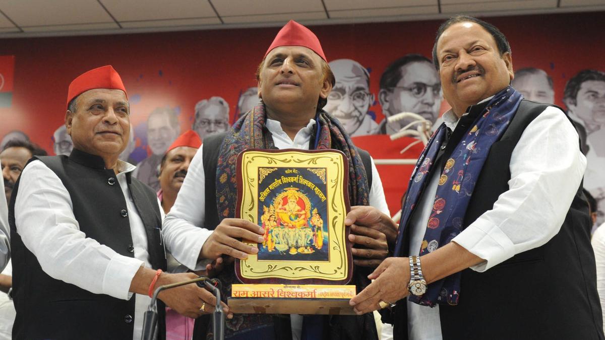 Former Minister Joins Samajwadi Party as UP Eyes 2027 Elections