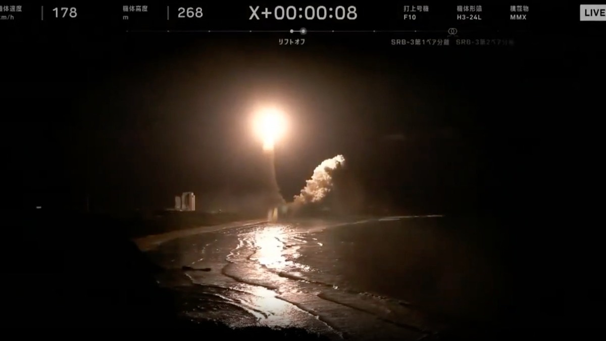 Japan launches ambitious MMX probe toward Mars' moon Phobos