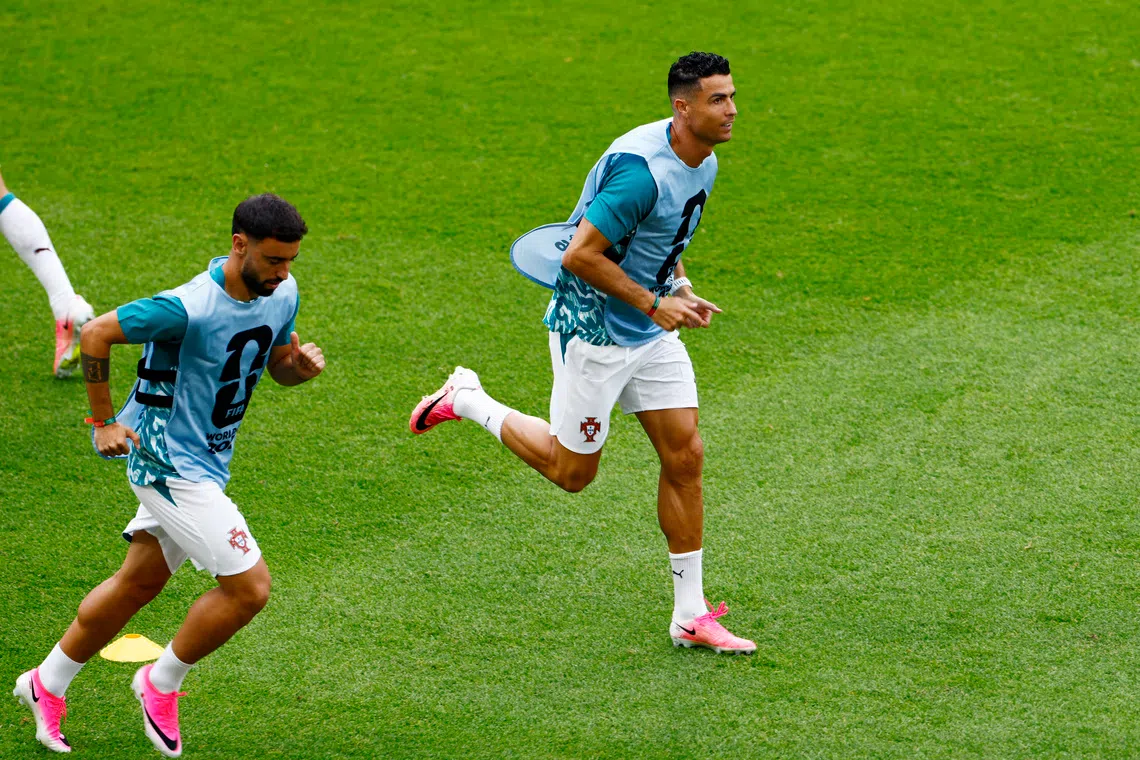 Fernandes downplays squad tensions after Ronaldo's sudden exit