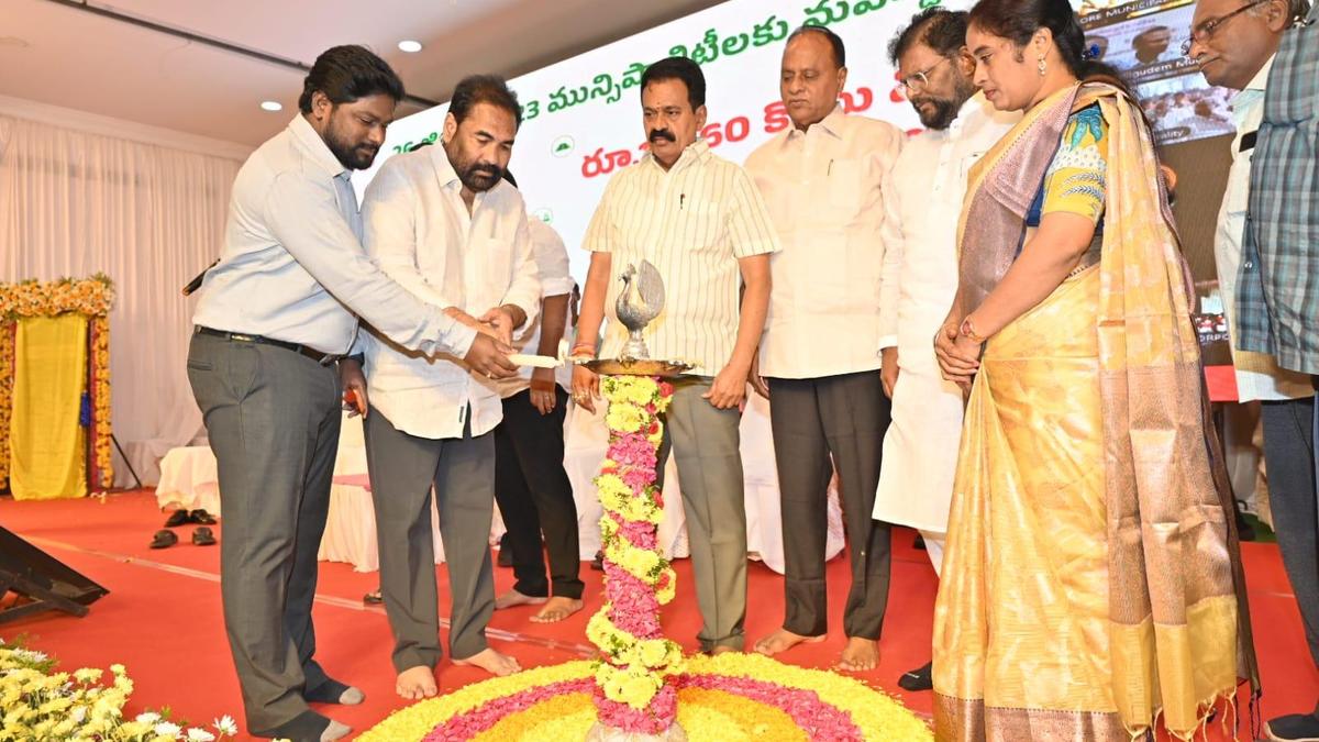 Naidu inaugurates ₹380 crore development projects in Nellore