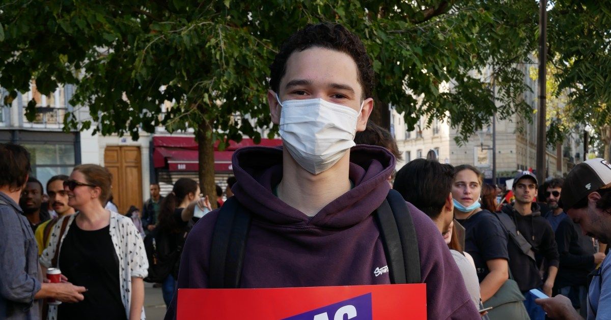 French students, teachers demand better funding for struggling schools