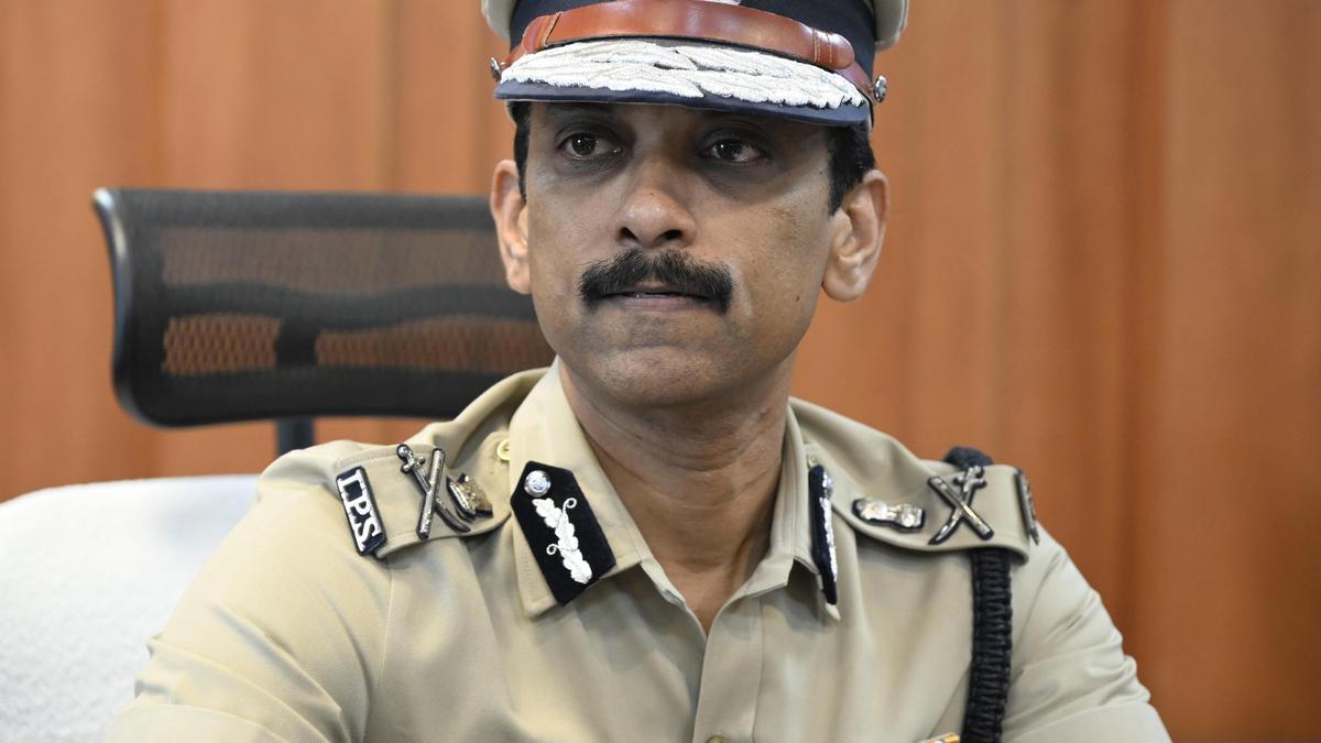 YouTuber 'सवुक्कु' शंकर पर झूठी खबरें फैलाने का आरोप, IPS अधिकारी ने मद्रास हाईकोर्ट में केस दर्ज किया