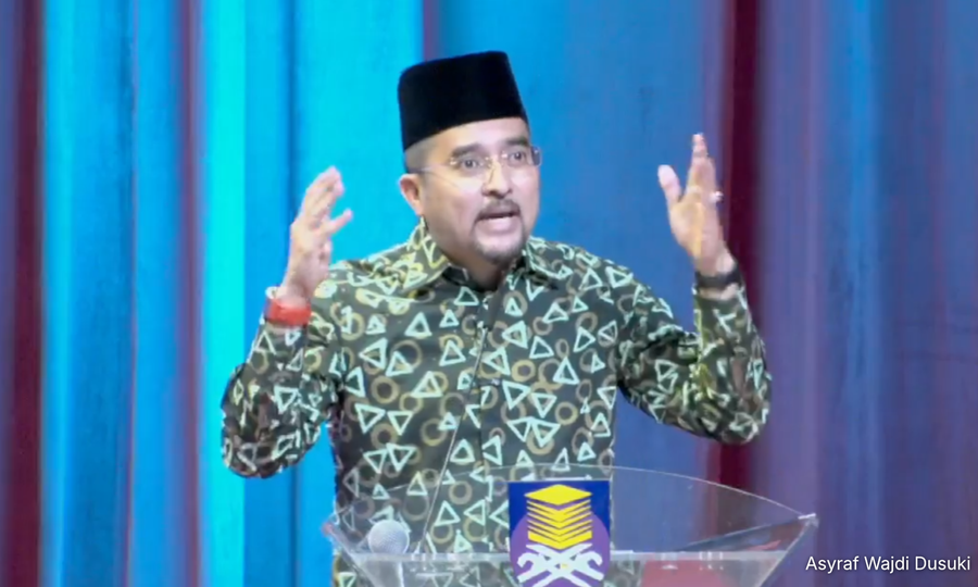 Asyraf Tolak Dakwaan UMNO Terlibat Dalam Pertikaian Diraja Negeri Sembilan