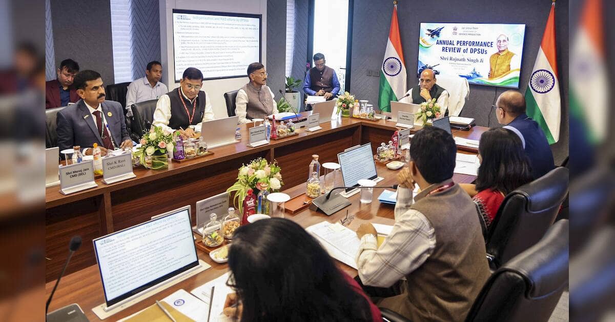 राजनाथ सिंह ने वैश्विक साझेदारी के लिए 10 साल की रक्षा कूटनीति रणनीति का किया अनावरण
