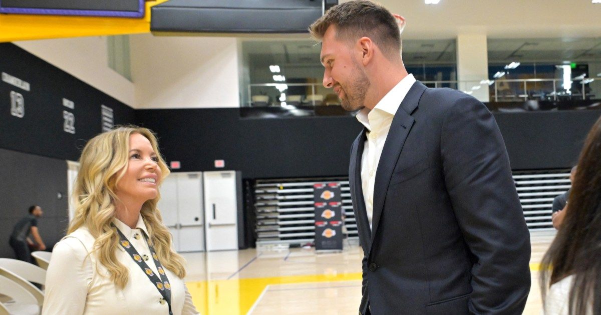 Lakers Governor Buss Contests Family Vote on Kushner-Iger Stake Sale