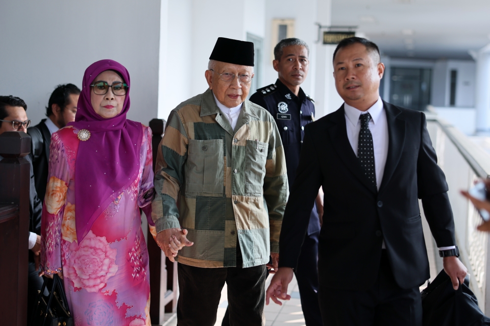 Former Senate Chief Denies Sedition Charges in Royal Row Case