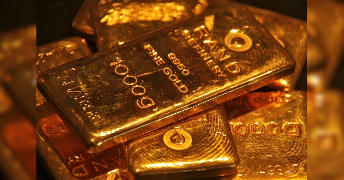Gold faces pressure from Fed signals ahead of key US data
