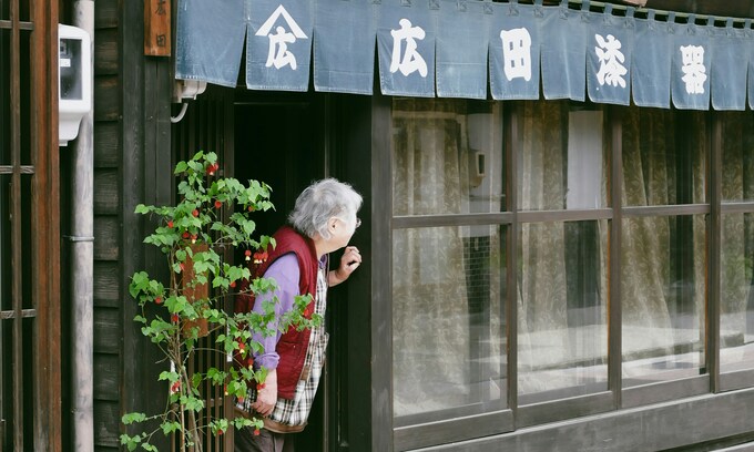 Japan's centenarian population surpasses 100,000 for first time