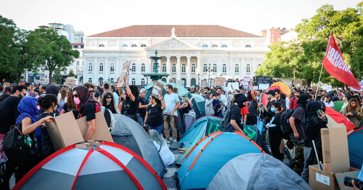 Protes Perumahan Portugal Berkembang dengan Khemah Didirikan di Lisbon