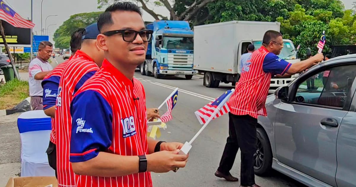 Seribu bendera Jalur Gemilang diagihkan di Meru pada Bulan Kebangsaan