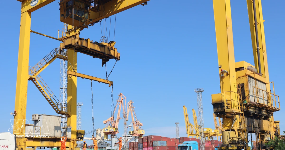 Hai Phong promotes inland waterways to ease port congestion