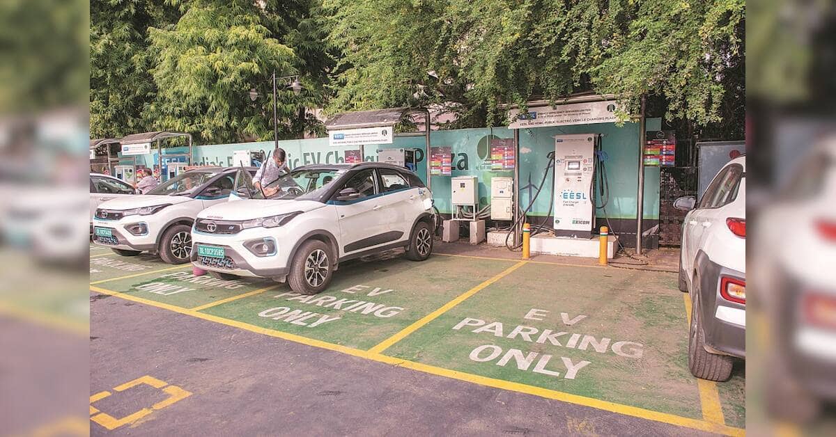 सितंबर में इलेक्ट्रिक वाहनों की बिक्री दोगुनी, दो पहिया वाहनों में 89% वृद्धि