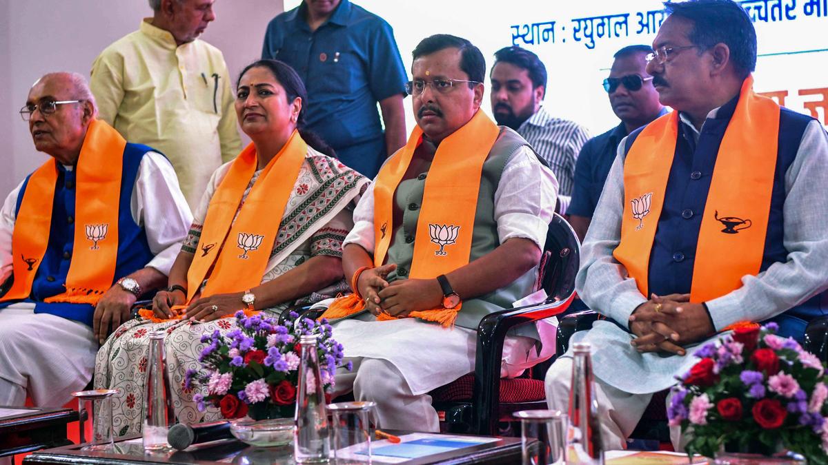 भाजपा अध्यक्ष ने कार्यकर्ताओं से नई प्रतिबद्धता की अपील की