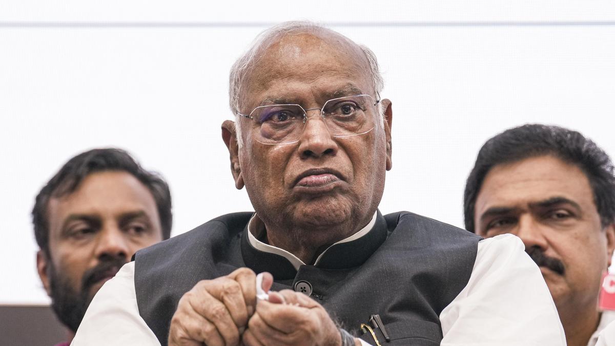 Congress chief demands fresh elections, questions legitimacy of current government