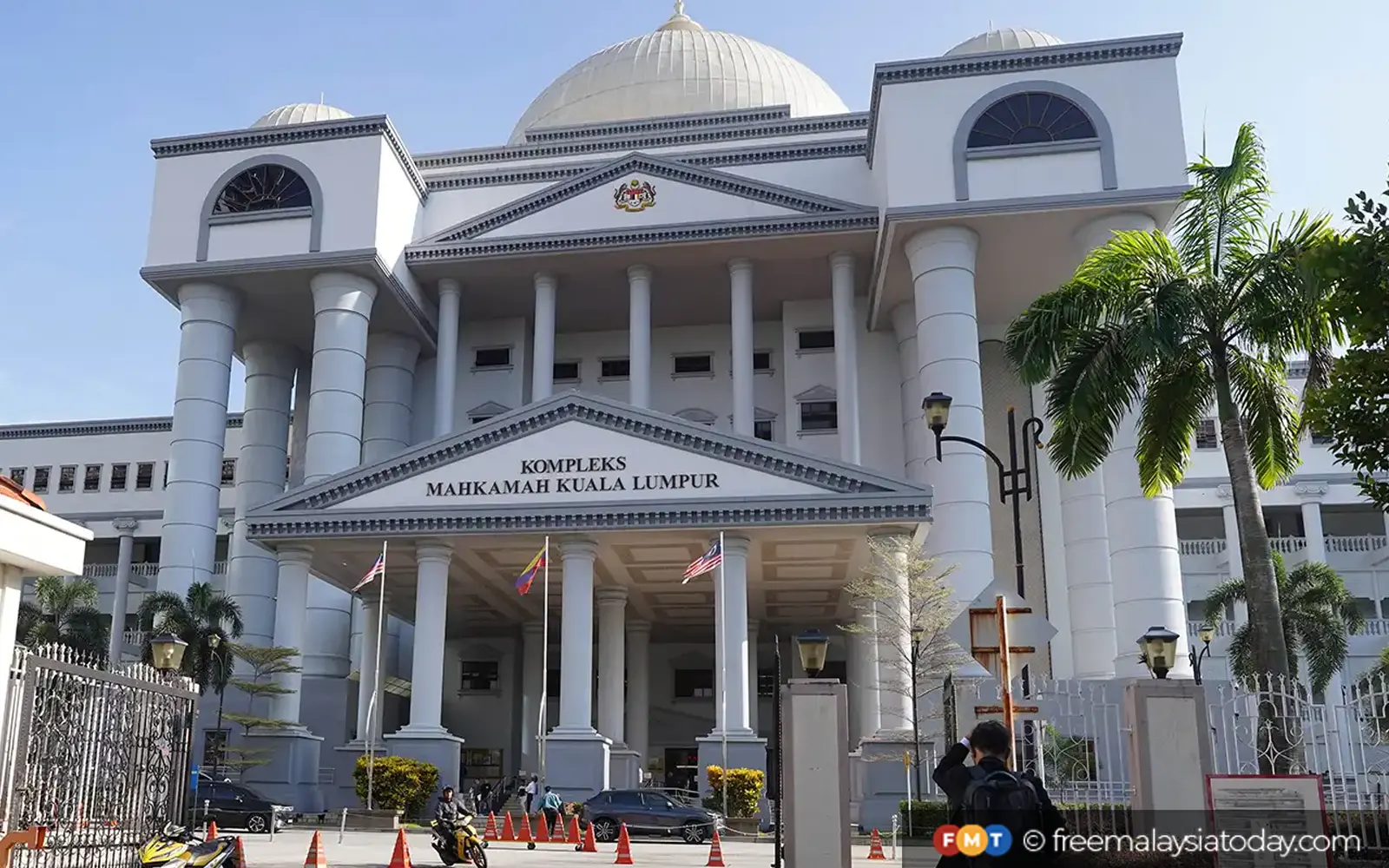 Bekas nelayan dan teman wanita Vietnam dipenjara 30 tahun kerana dadah