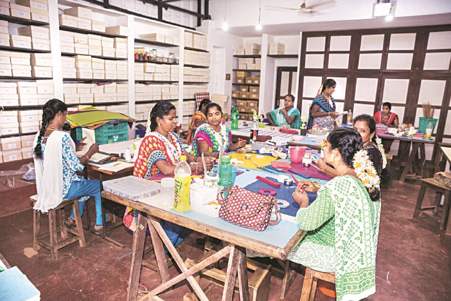 भारत में गरीबी घटी, लेकिन मजदूरी और नियमित काम की कमी बनी समस्या