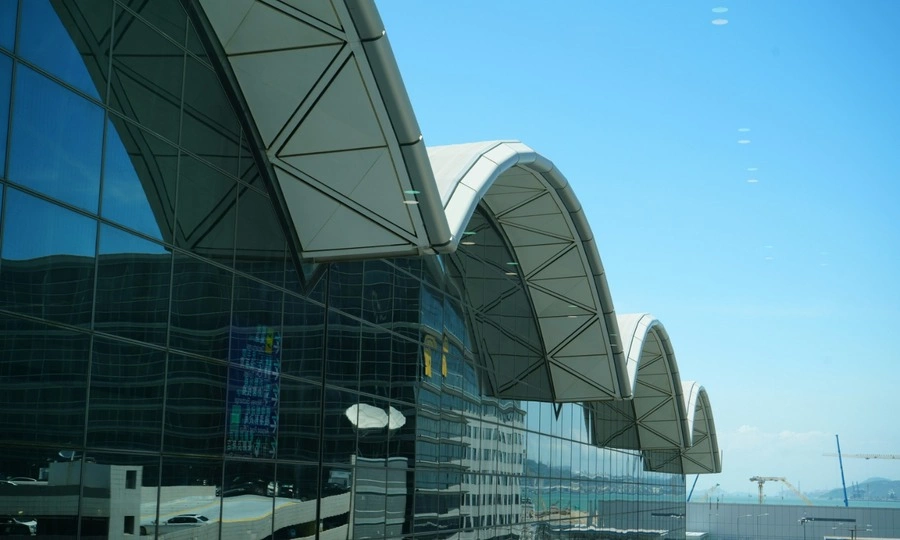Man detained at Hong Kong airport with two kilograms of cocaine
