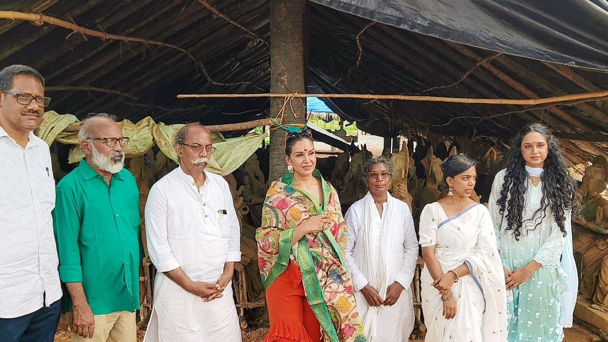 सौंदर्य प्रतियोगिता की विजेता स्वास्थ्य जागरूकता का संदेश फैला रहीं