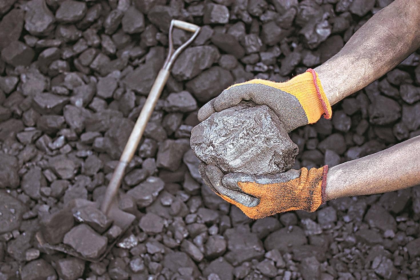 India's coal stockpiles at critical levels as power demand peaks