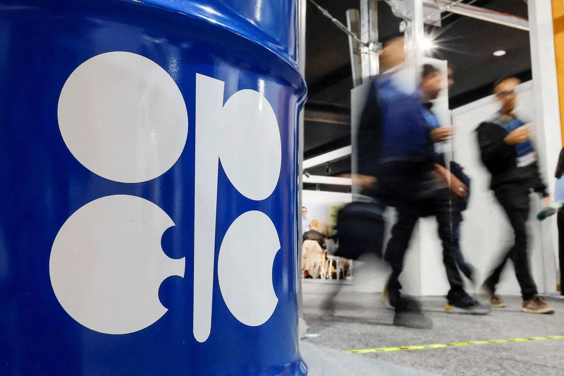 OPEC+ Expected to Maintain November Production Quotas Amid Supply Disruptions