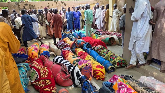 At least 40 dead as overloaded boat capsizes off Nigerian coast