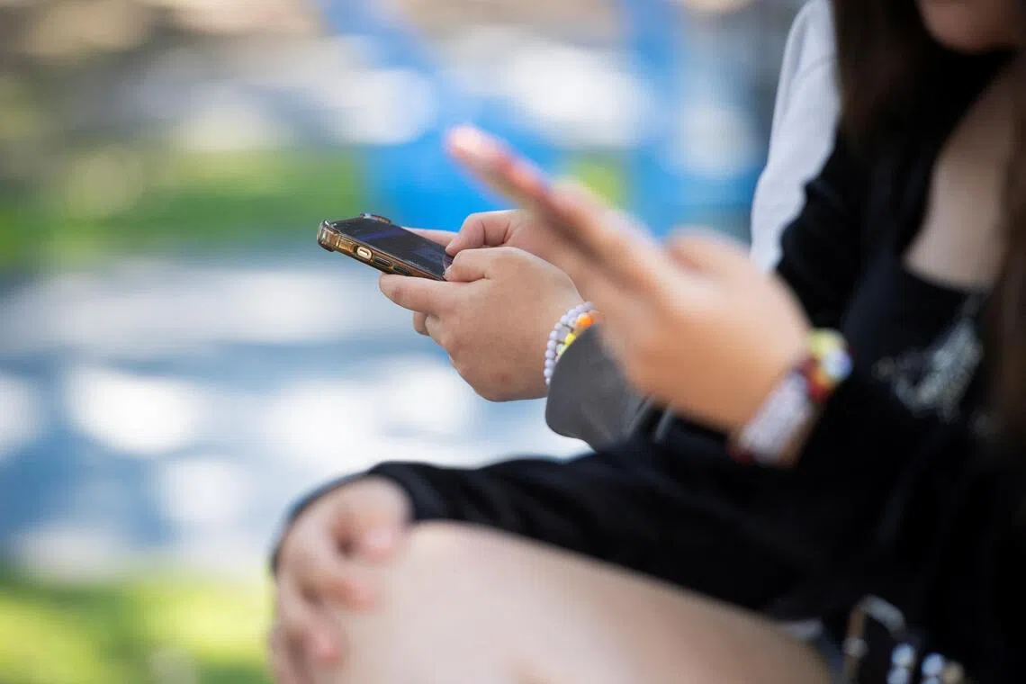 Social media algorithms: Entertainment or engagement trap?