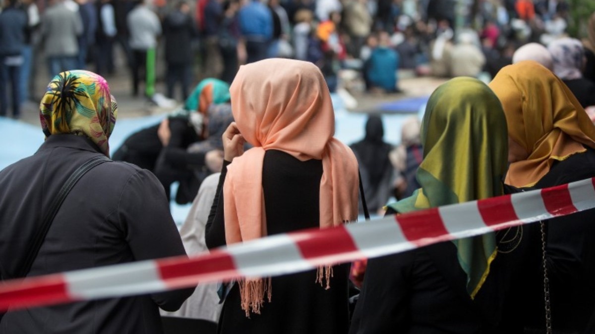 Azerbaijan enforces school hijab ban despite Muslim majority population