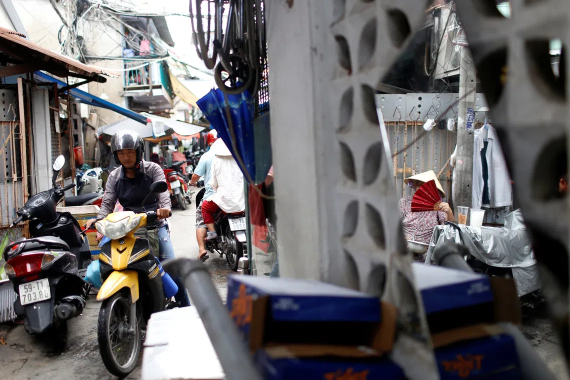 Ho Chi Minh City to phase out petrol and diesel cars from 2027