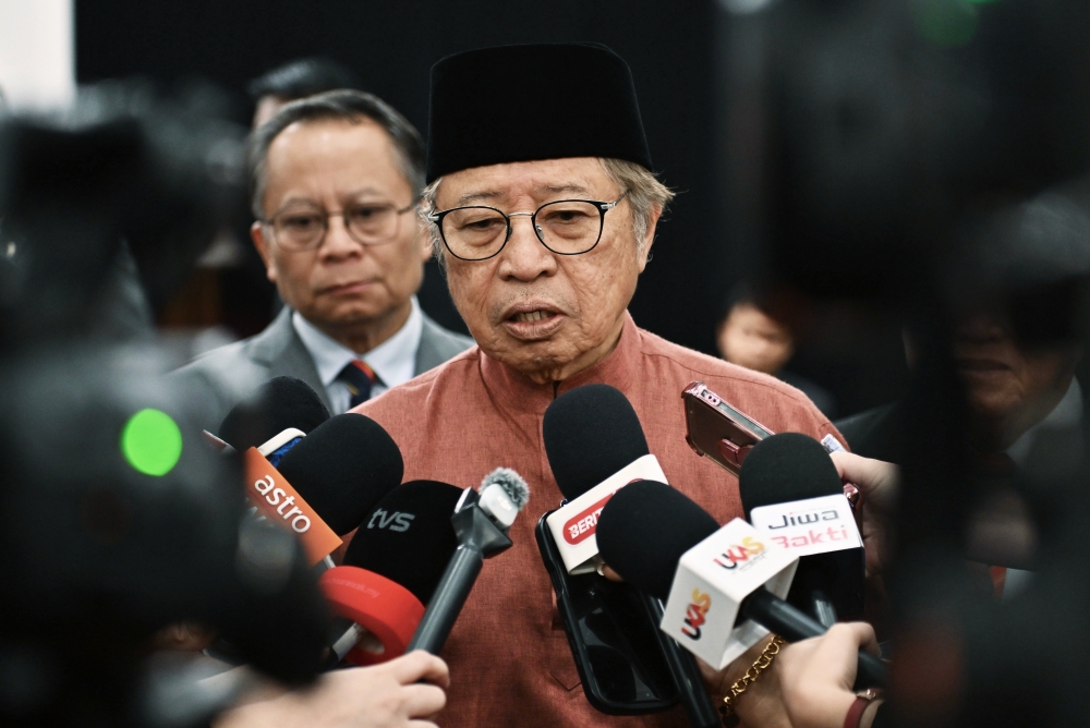 Sarawakumumkan bantuan dua bulan gaji untuk kakitangan awam negeri