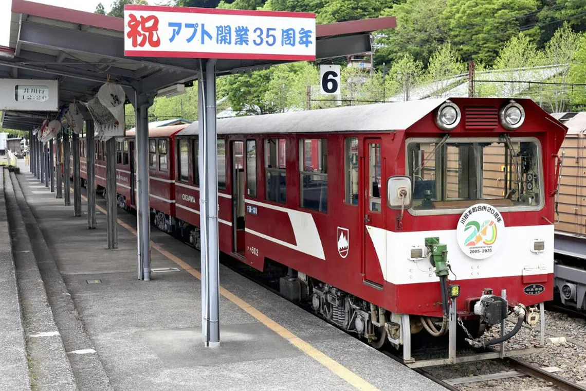 Japanese mountain railway pivots to reservation-based scenic tourist service