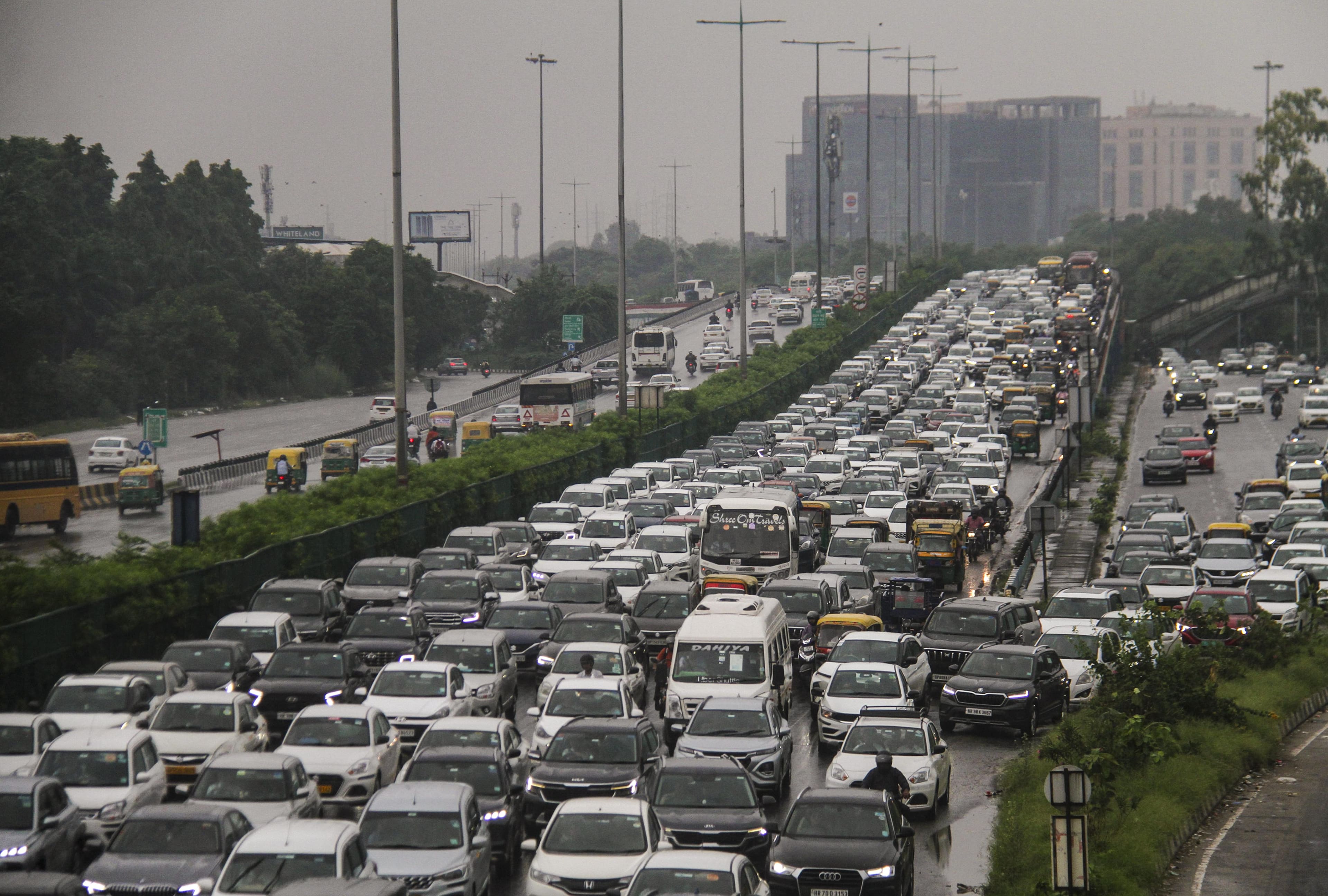 India to mandate automatic emergency braking in all new vehicles by 2030