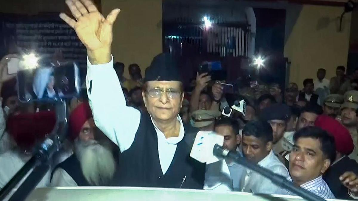 रामपुर जेल से बाहर आते ही आजम खान को ईडी ने किया गिरफ्तार