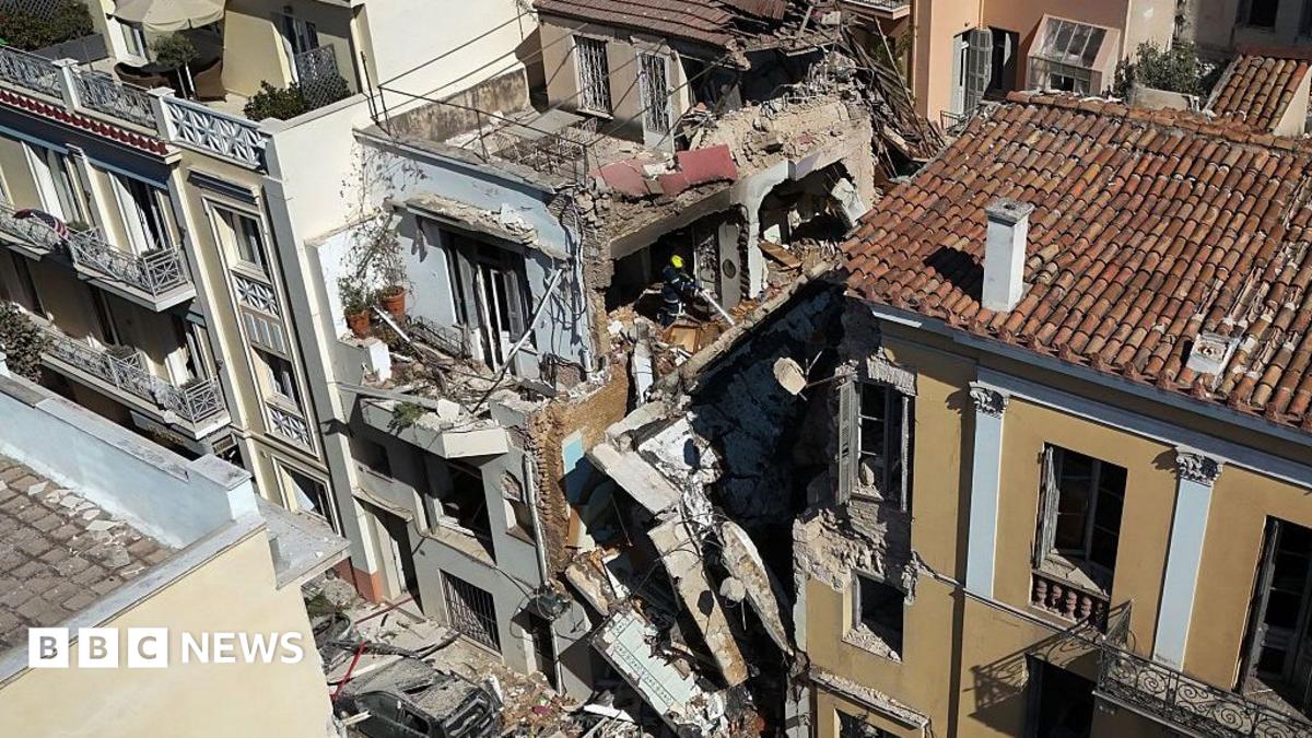 Building explosion near Athens Acropolis kills one, leaves five missing